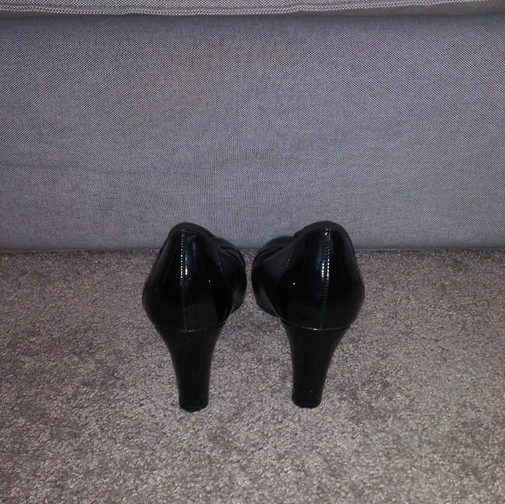 Shoes - Picture 2 of 4